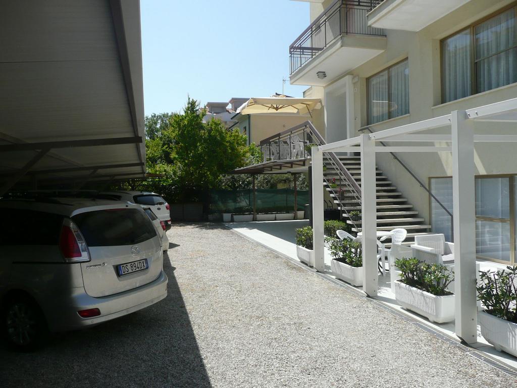 Hotel Kim Rimini Exterior foto