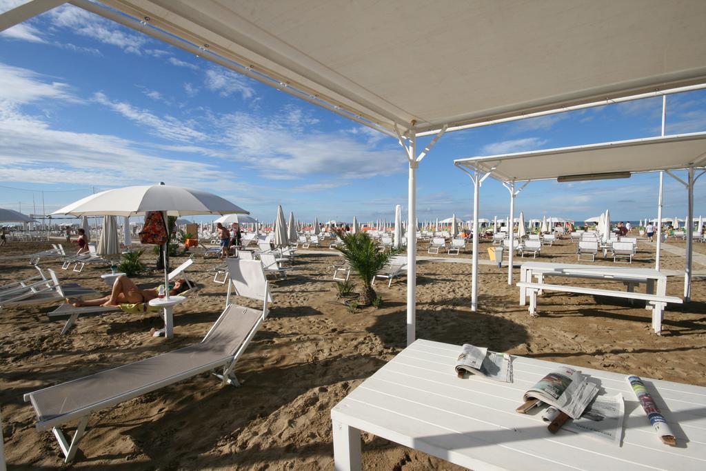 Hotel Kim Rimini Exterior foto